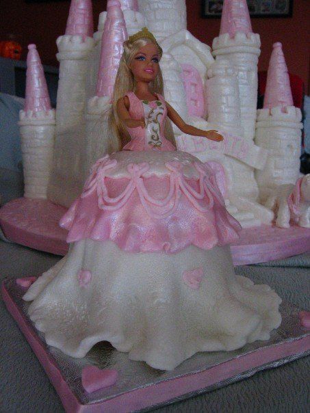 barbie_castle1_birthday_cake.jpg