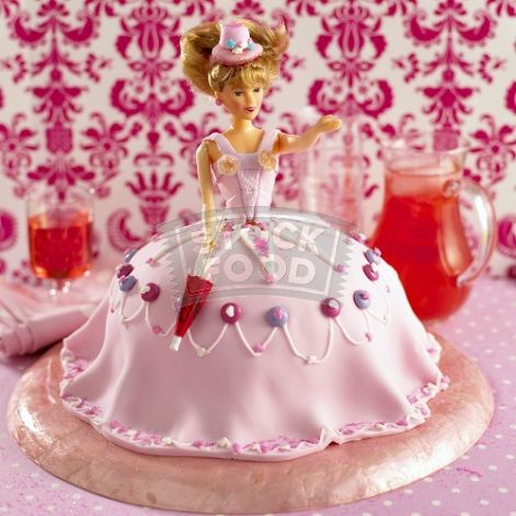 pink_barbie_cake-371548.jpg